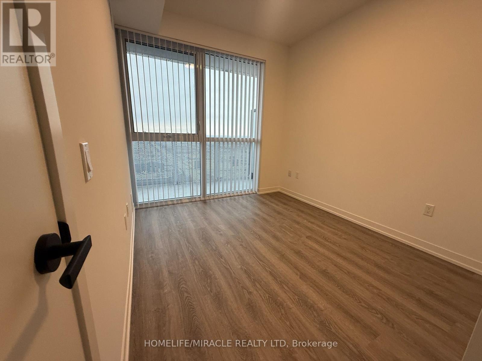 2005 - 8 Interchange Way, Vaughan, ON - Indoor Photo Showing Other Room