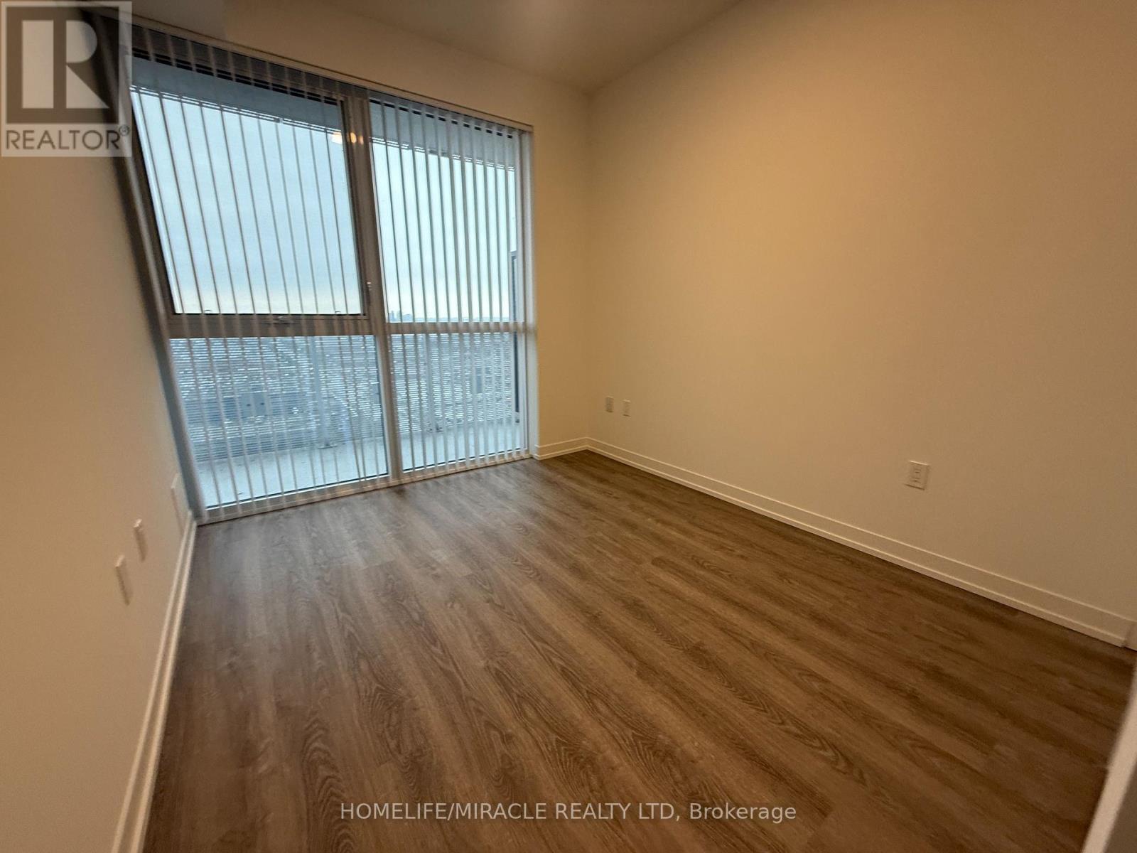 2005 - 8 Interchange Way, Vaughan, ON - Indoor Photo Showing Other Room
