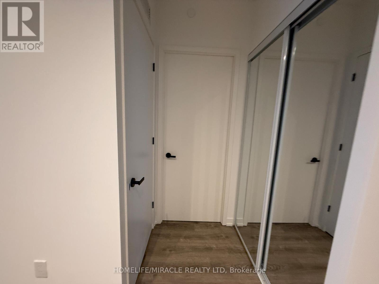 2005 - 8 Interchange Way, Vaughan, ON - Indoor Photo Showing Other Room
