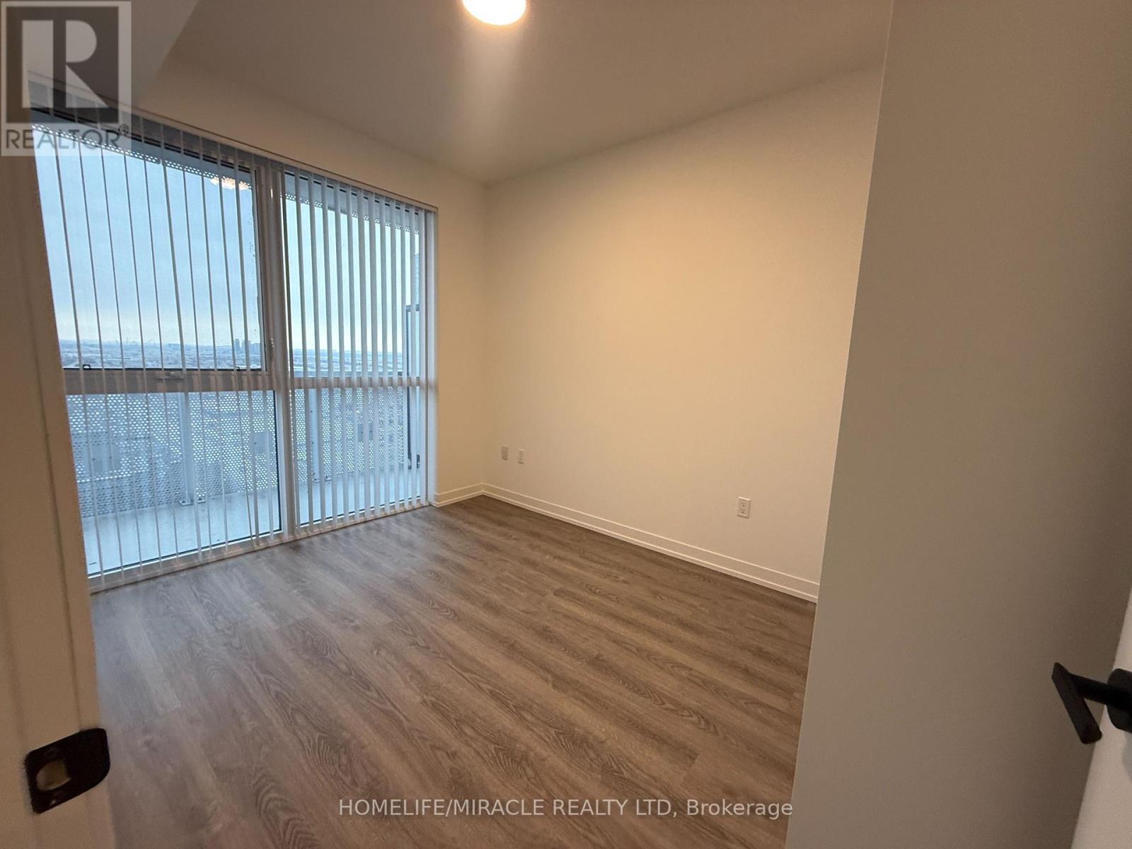 2005 - 8 Interchange Way, Vaughan, ON - Indoor Photo Showing Other Room