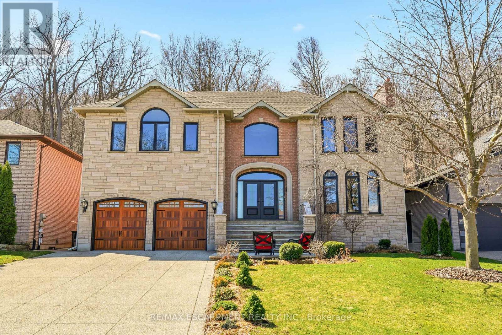82 Maple Drive, Hamilton, ON - Outdoor With Facade