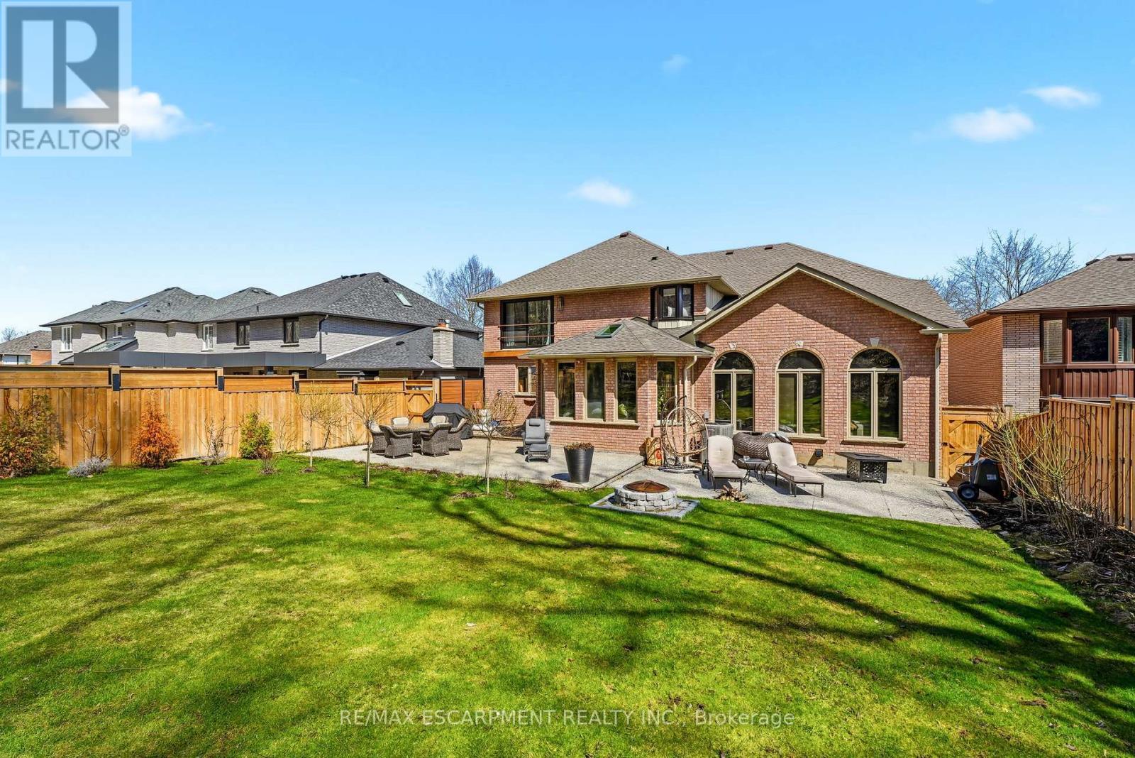 82 Maple Drive, Hamilton, ON - Outdoor