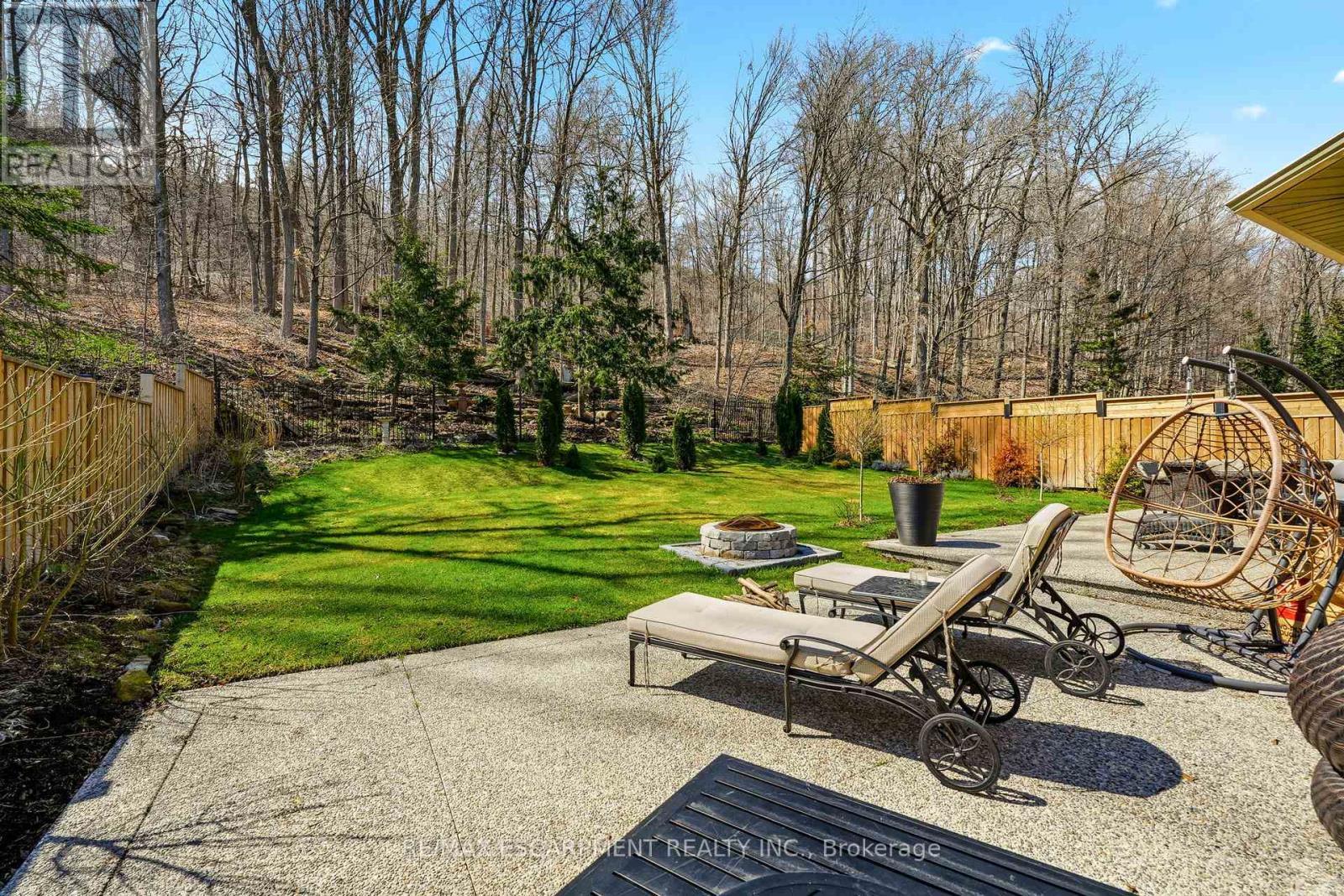 82 Maple Drive, Hamilton, ON - Outdoor