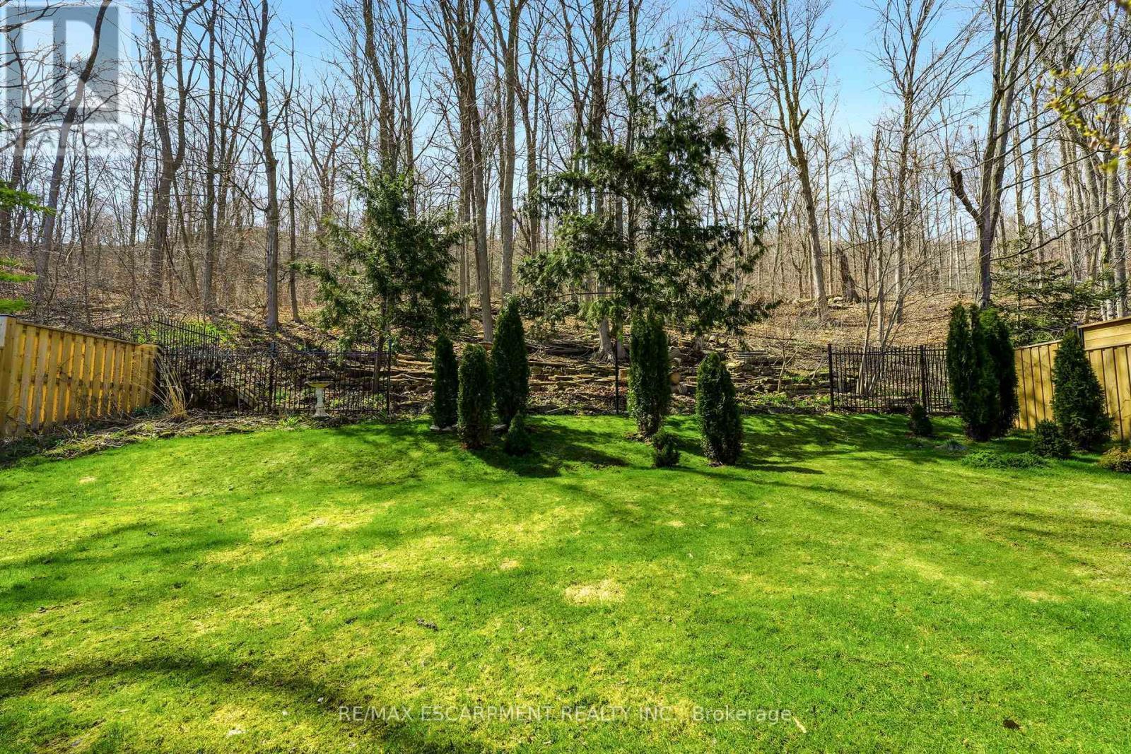 82 Maple Drive, Hamilton, ON - Outdoor