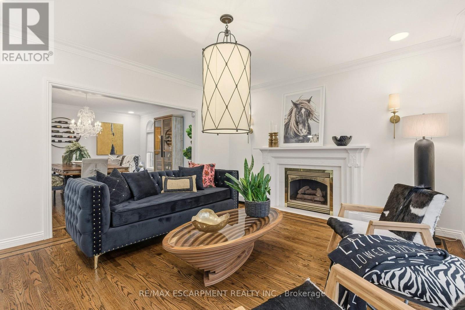82 Maple Drive, Hamilton, ON - Indoor Photo Showing Living Room With Fireplace