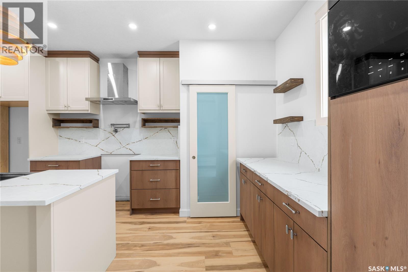 424 Empress Street, Saskatoon, SK - Indoor Photo Showing Kitchen