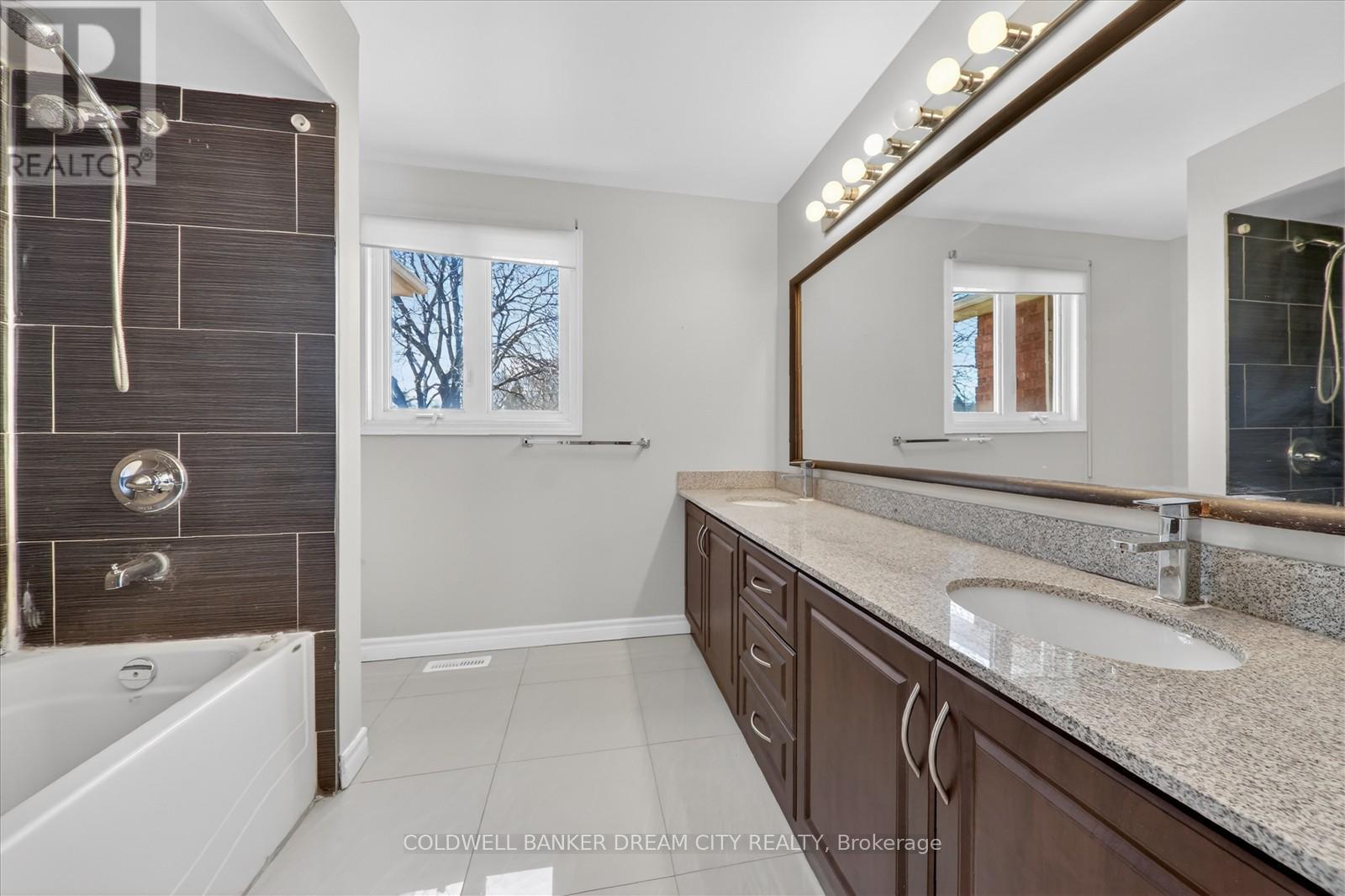 3 Windrush Trail, Toronto, ON - Indoor Photo Showing Bathroom