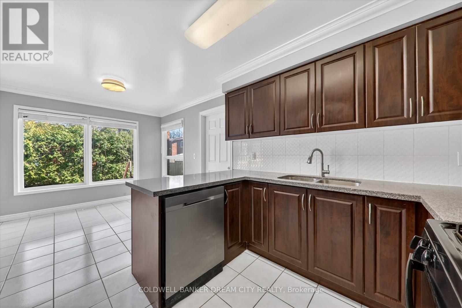3 Windrush Trail, Toronto, ON - Indoor Photo Showing Kitchen With Double Sink