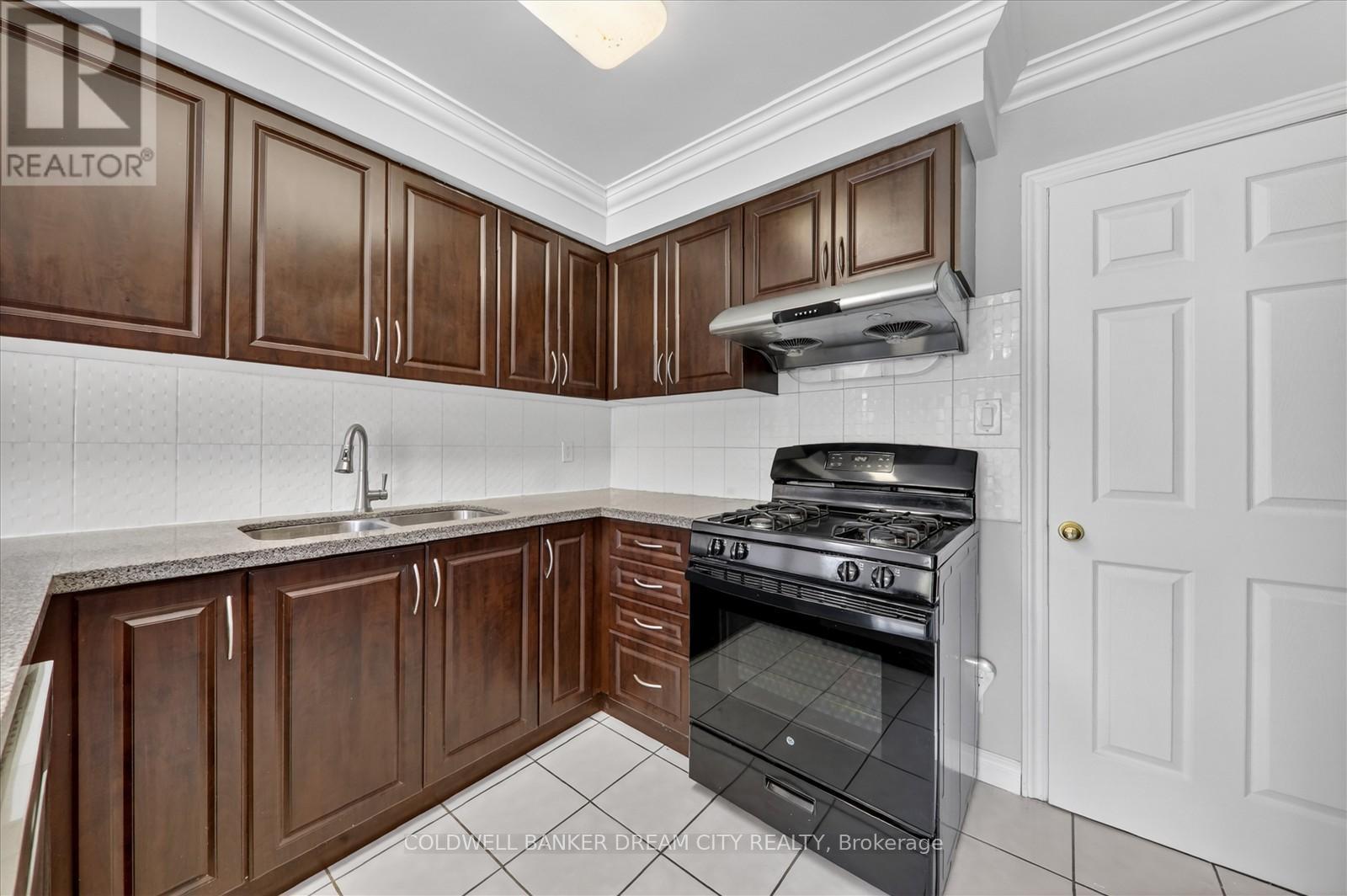 3 Windrush Trail, Toronto, ON - Indoor Photo Showing Kitchen With Double Sink