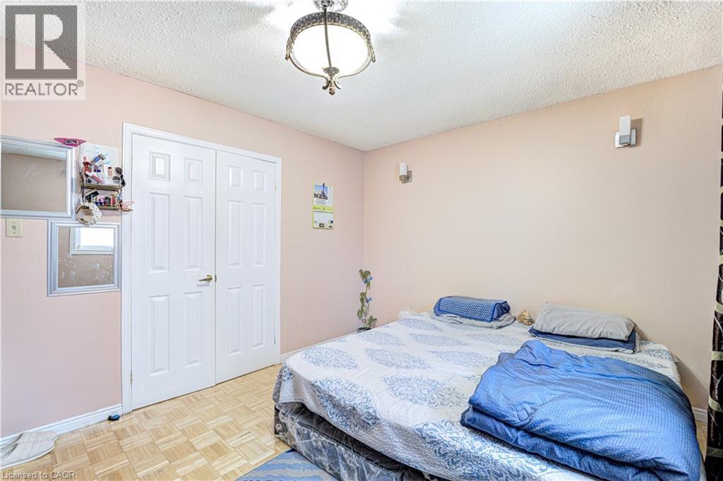 78 Markson Crescent, Hamilton, ON - Indoor Photo Showing Bedroom