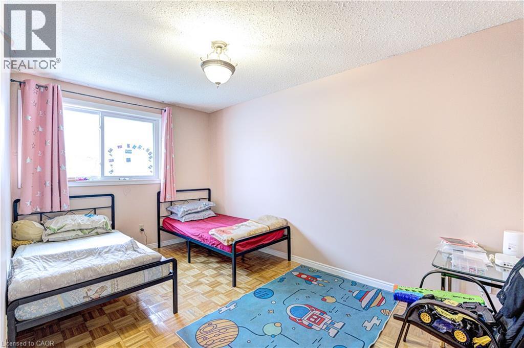 78 Markson Crescent, Hamilton, ON - Indoor Photo Showing Bedroom