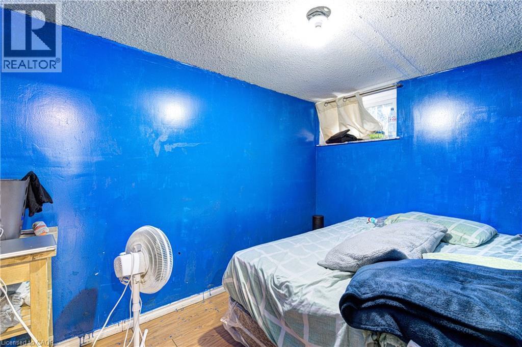 78 Markson Crescent, Hamilton, ON - Indoor Photo Showing Bedroom