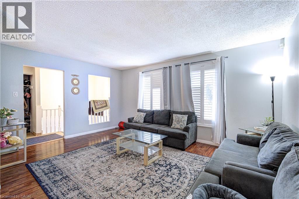 78 Markson Crescent, Hamilton, ON - Indoor Photo Showing Living Room