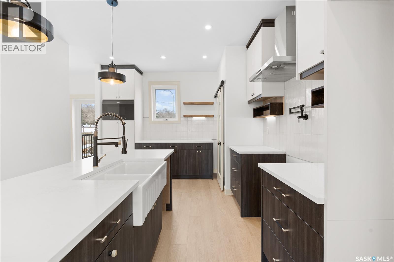 426 Empress Street, Saskatoon, SK - Indoor Photo Showing Kitchen With Double Sink With Upgraded Kitchen