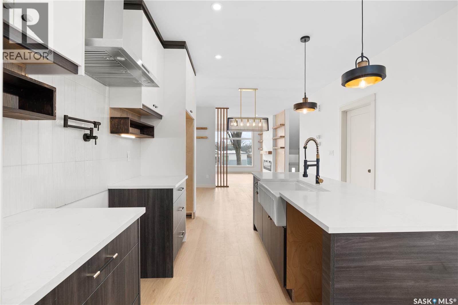 426 Empress Street, Saskatoon, SK - Indoor Photo Showing Kitchen With Upgraded Kitchen