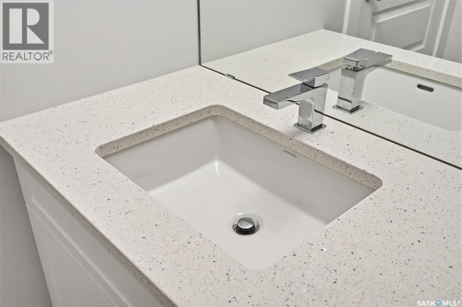 262 Kostiuk Crescent, Saskatoon, SK - Indoor Photo Showing Bathroom