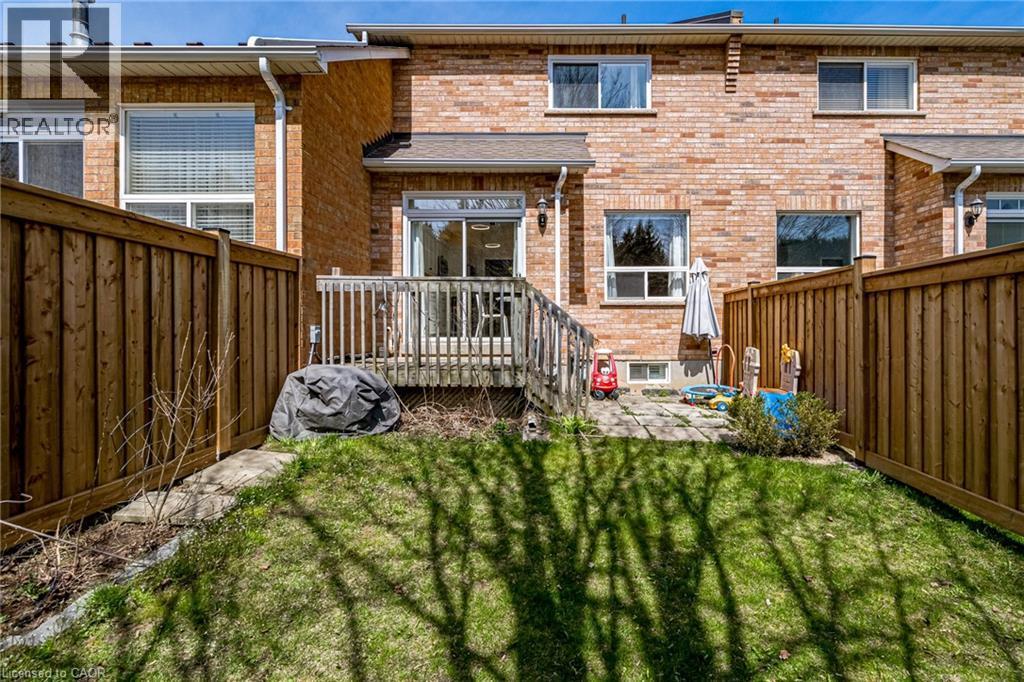 10 Davidson Boulevard Unit# 24, Dundas, ON - Outdoor With Exterior