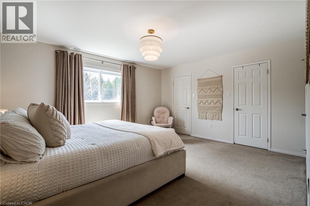 10 Davidson Boulevard Unit# 24, Dundas, ON - Indoor Photo Showing Bedroom