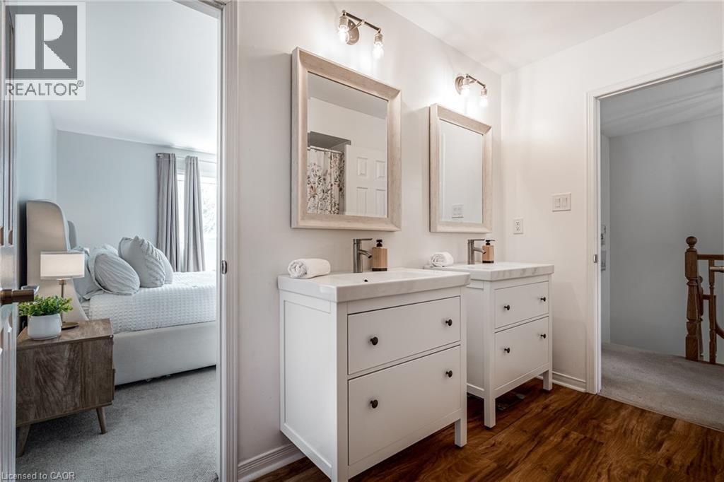 10 Davidson Boulevard Unit# 24, Dundas, ON - Indoor Photo Showing Bathroom