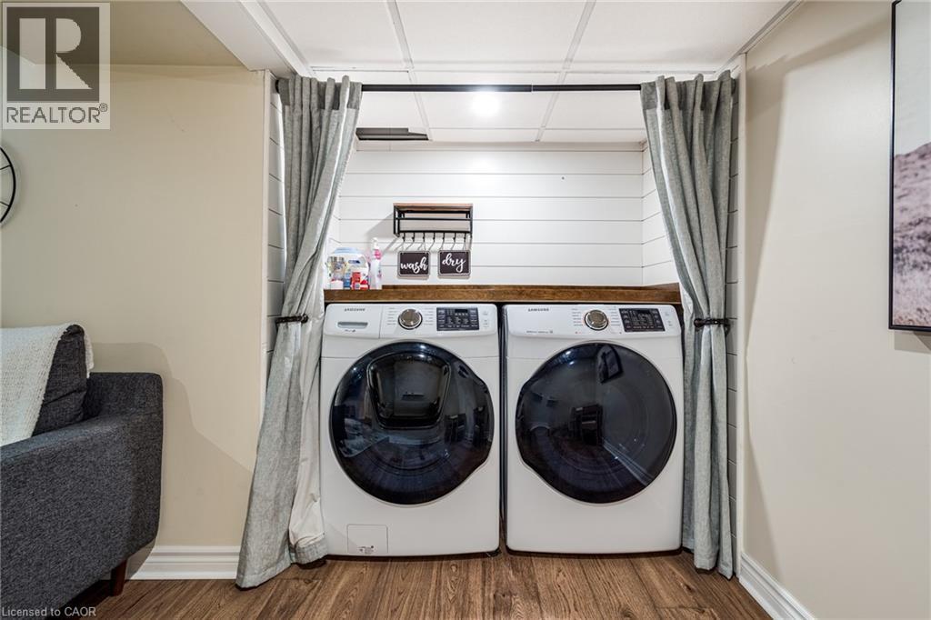 10 Davidson Boulevard Unit# 24, Dundas, ON - Indoor Photo Showing Laundry Room