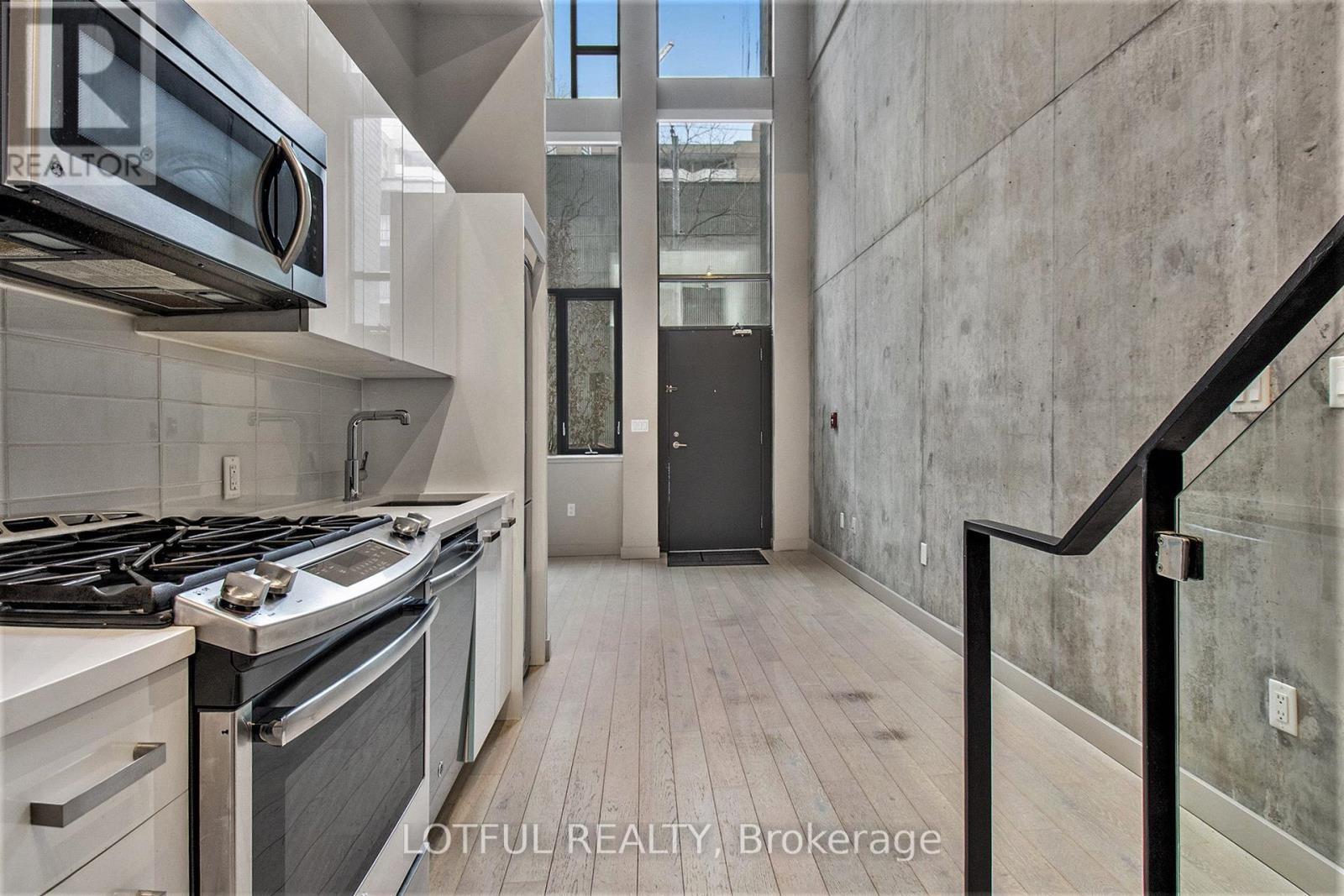 334 Gloucester Street, Ottawa, ON - Indoor Photo Showing Kitchen
