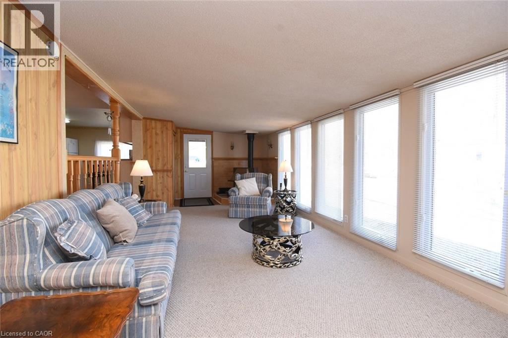 57 Concession 12 E Unit# 101, Flamborough, ON - Indoor Photo Showing Living Room