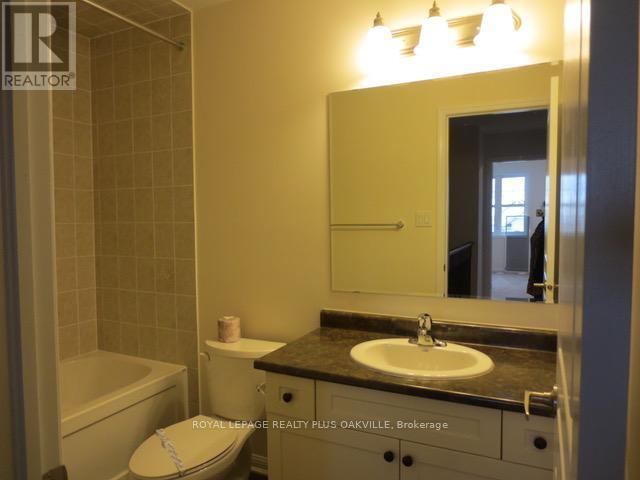 246 Mortimer Crescent, Milton, ON - Indoor Photo Showing Bathroom