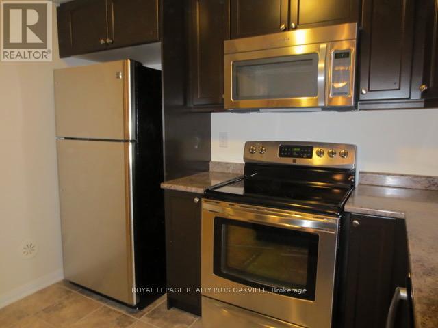 246 Mortimer Crescent, Milton, ON - Indoor Photo Showing Kitchen