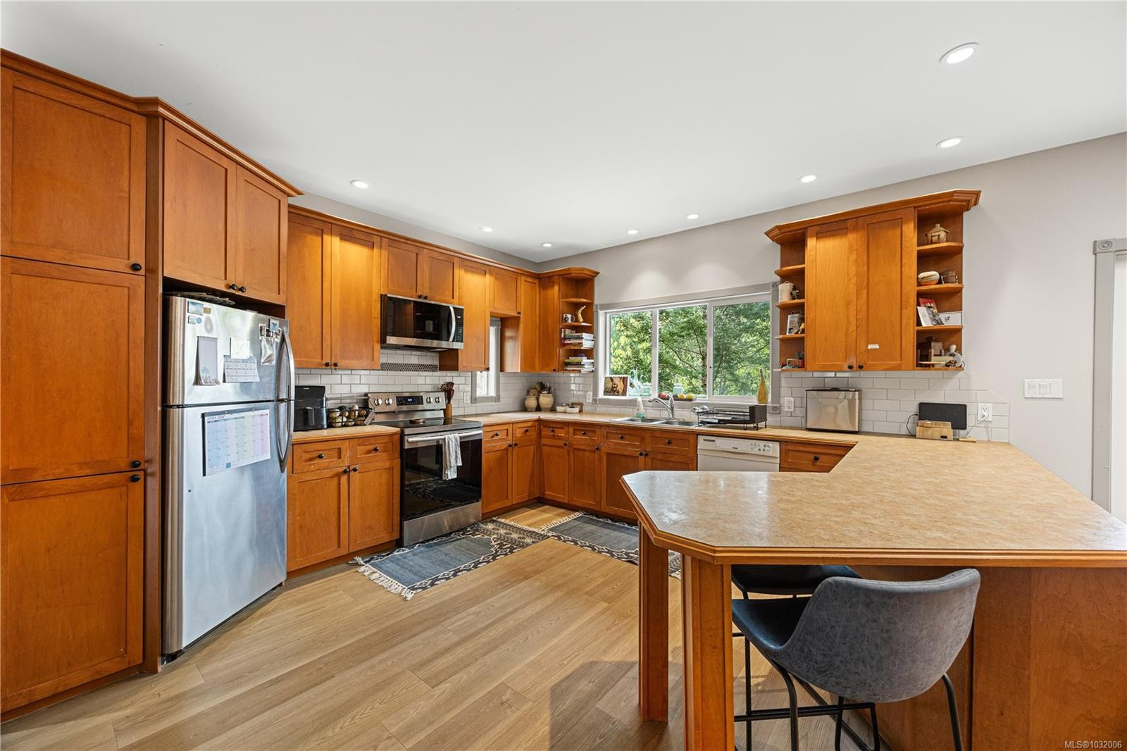 3482 Arrowsmith Rd, Nanaimo, BC