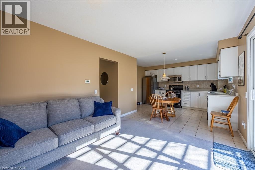 55 Grindstone Way, Waterdown, ON - Indoor Photo Showing Living Room