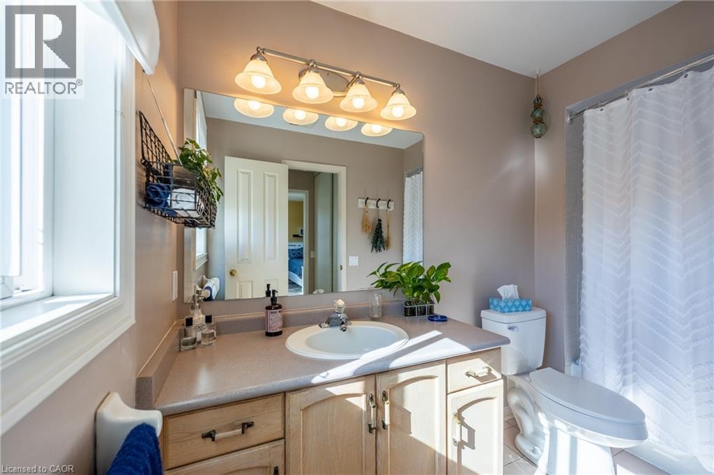 55 Grindstone Way, Waterdown, ON - Indoor Photo Showing Bathroom