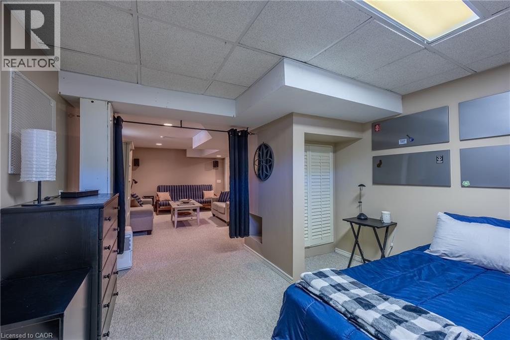 55 Grindstone Way, Waterdown, ON - Indoor Photo Showing Bedroom