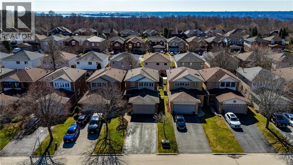55 Grindstone Way, Waterdown, ON - Outdoor With Facade