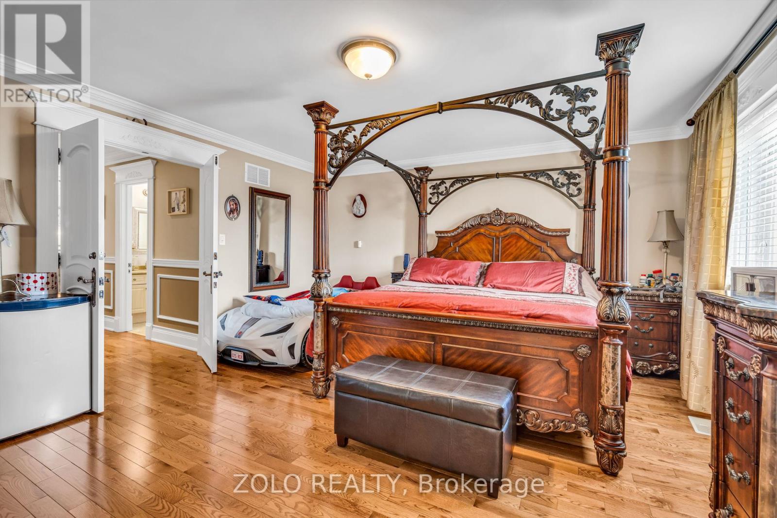 15 Ozner Crescent, Vaughan, ON - Indoor Photo Showing Bedroom