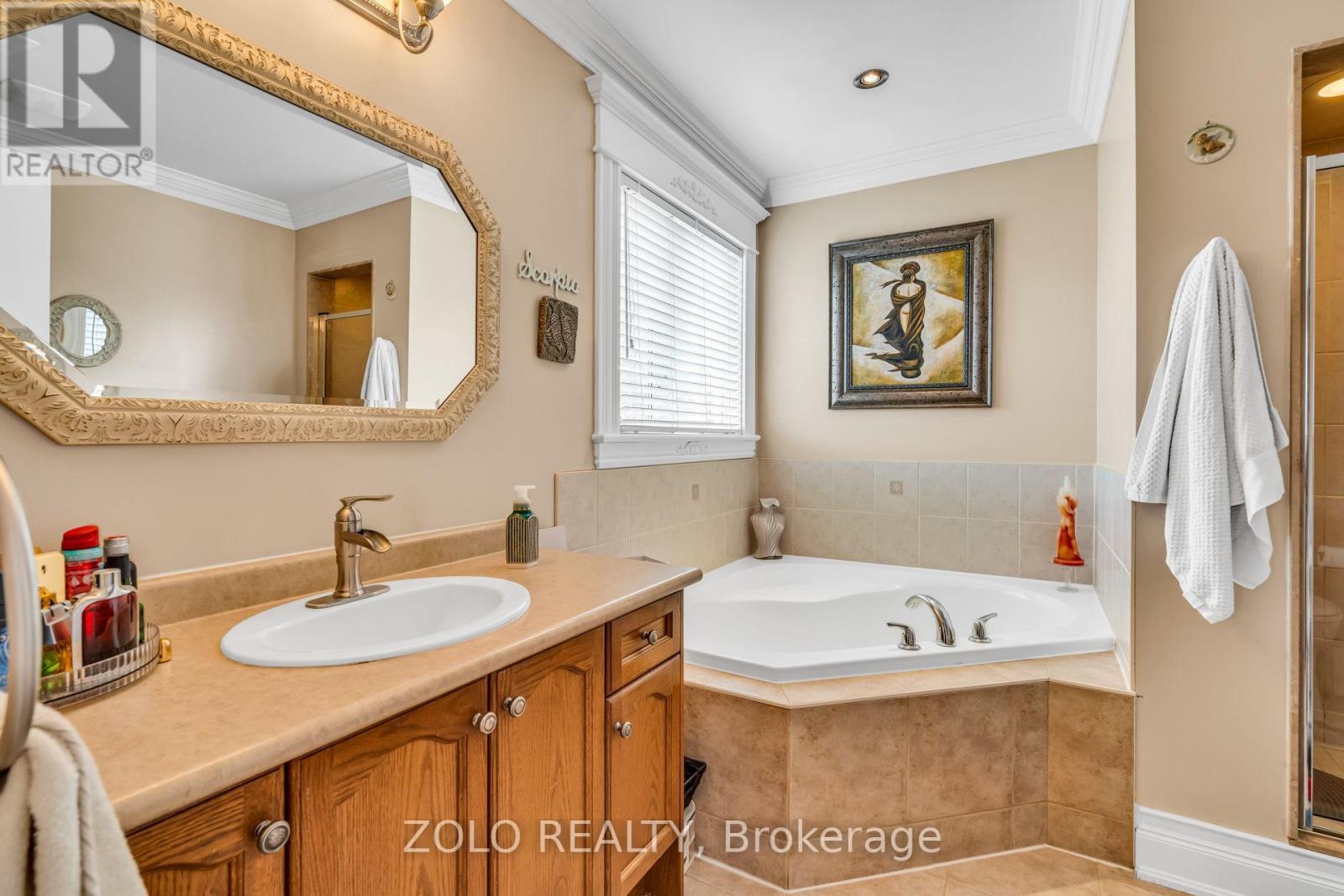 15 Ozner Crescent, Vaughan, ON - Indoor Photo Showing Bathroom