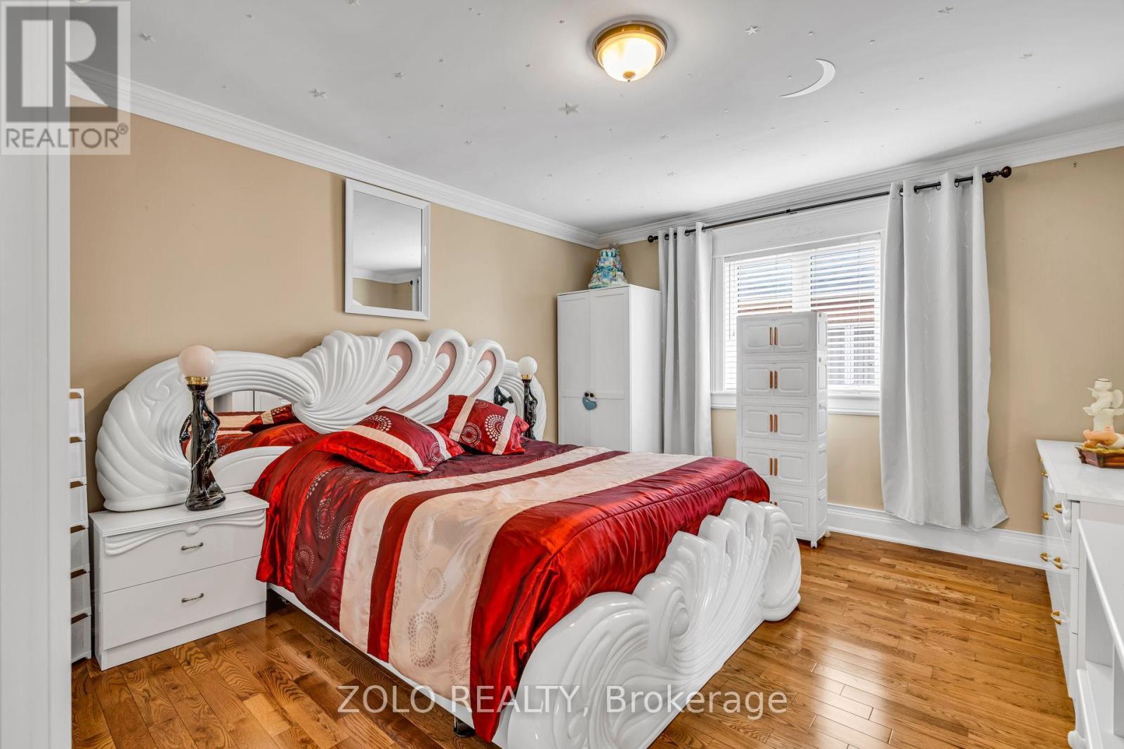 15 Ozner Crescent, Vaughan, ON - Indoor Photo Showing Bedroom