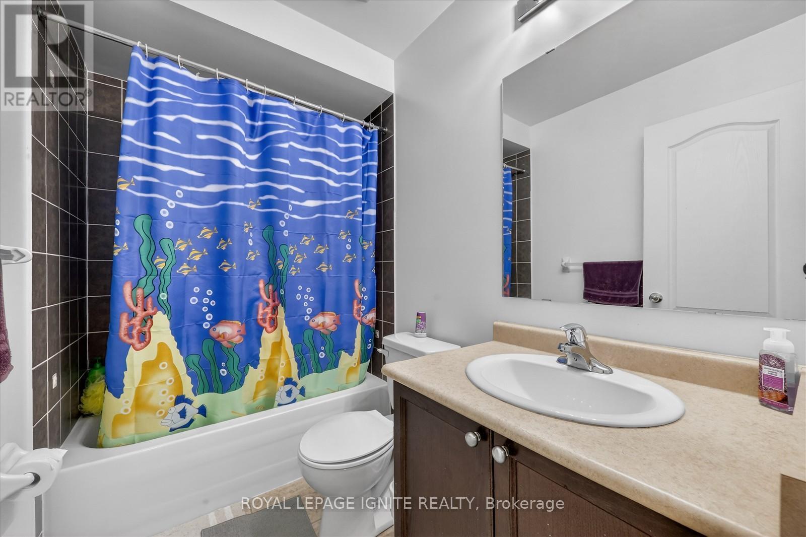72 Oakins Lane, Ajax, ON - Indoor Photo Showing Bathroom