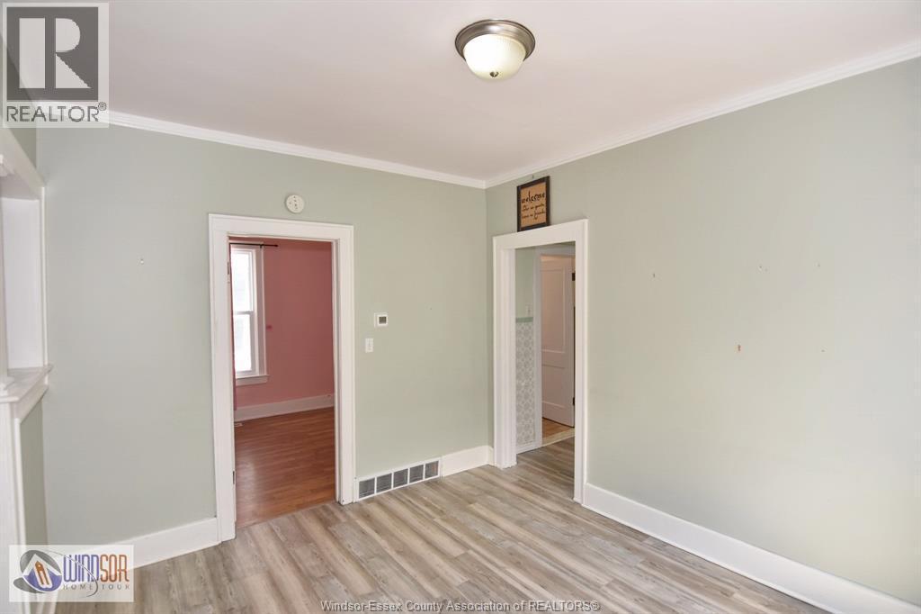 558 Elm, Windsor, ON - Indoor Photo Showing Other Room