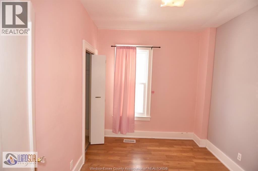 558 Elm, Windsor, ON - Indoor Photo Showing Other Room