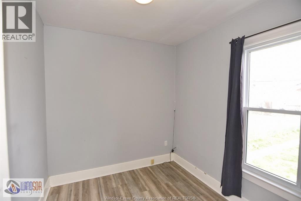 558 Elm, Windsor, ON - Indoor Photo Showing Other Room