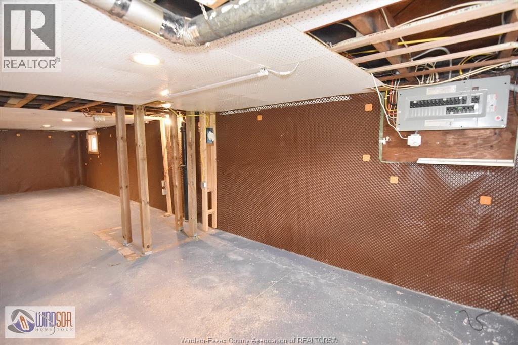 558 Elm, Windsor, ON - Indoor Photo Showing Basement
