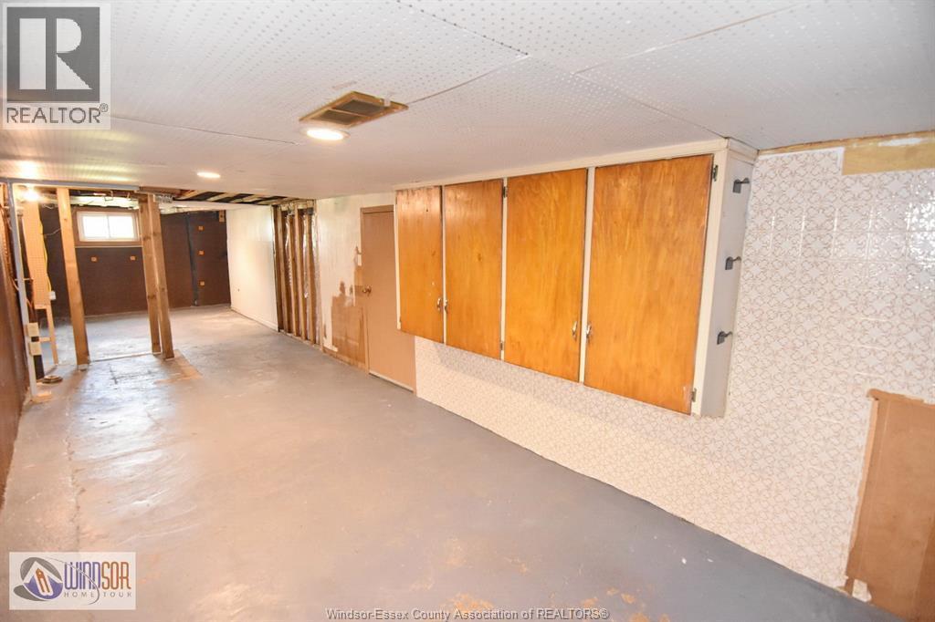 558 Elm, Windsor, ON - Indoor