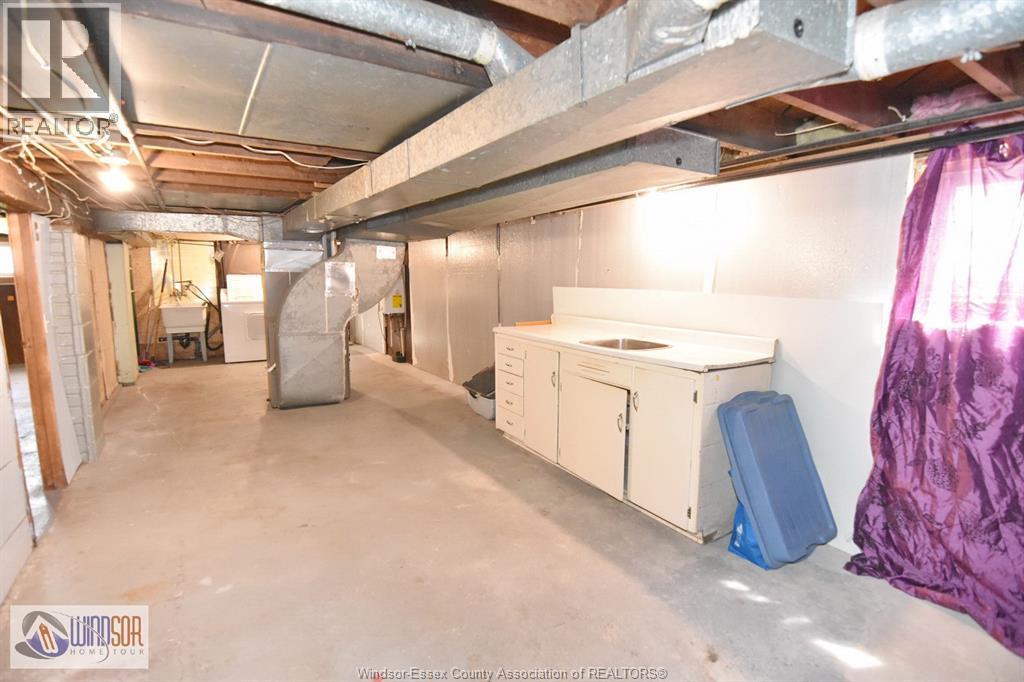 558 Elm, Windsor, ON - Indoor Photo Showing Basement