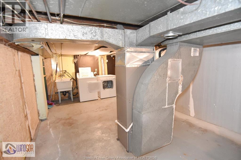 558 Elm, Windsor, ON - Indoor Photo Showing Basement