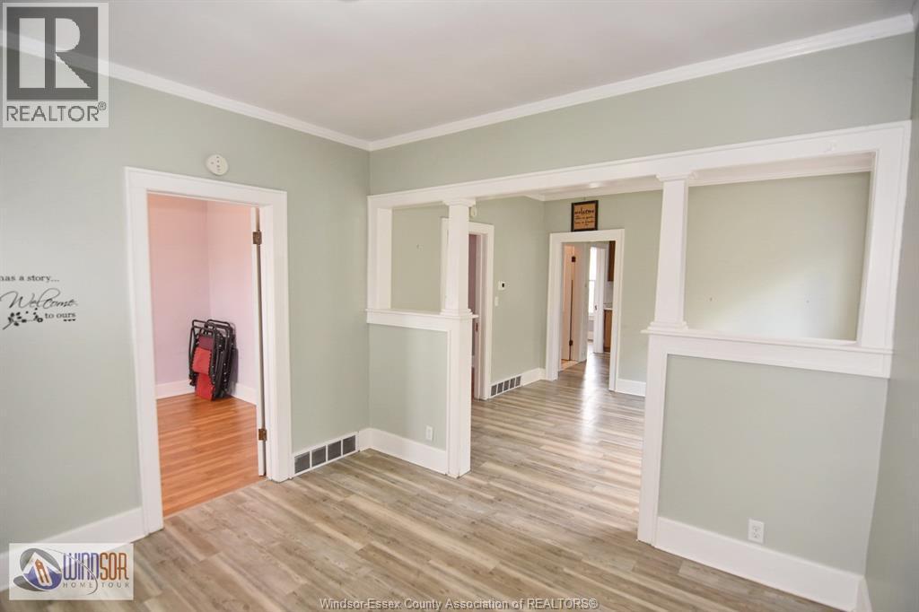 558 Elm, Windsor, ON - Indoor Photo Showing Other Room