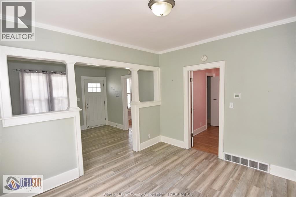 558 Elm, Windsor, ON - Indoor Photo Showing Other Room
