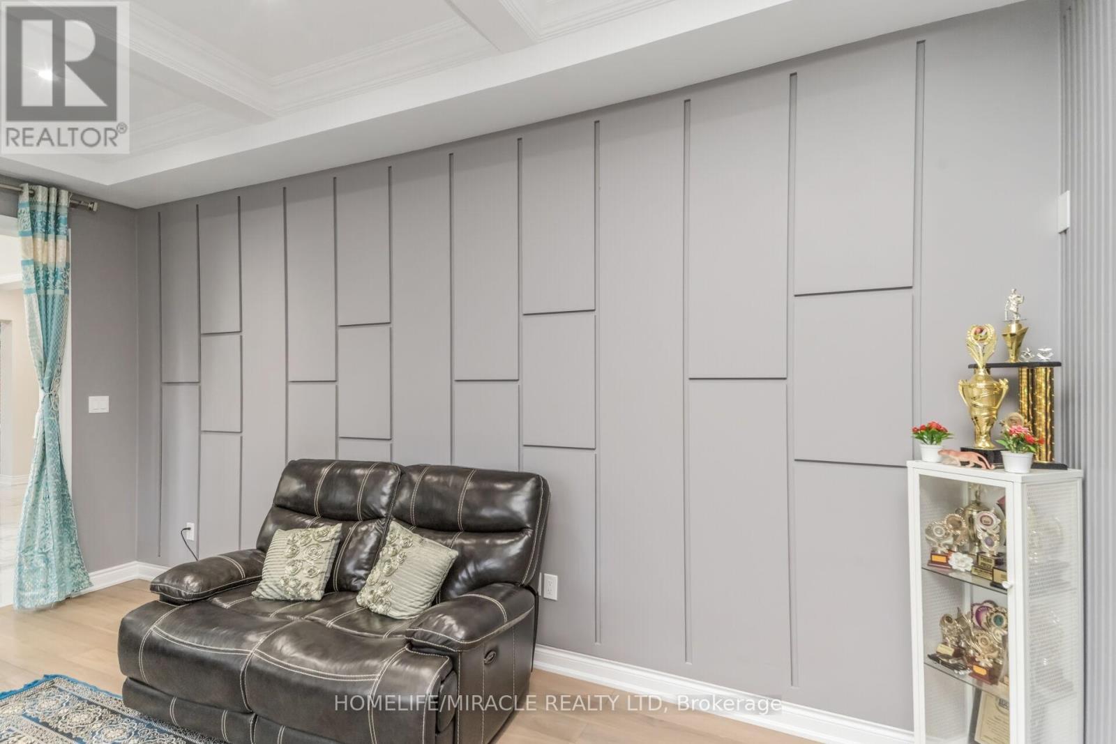 93 Trail Boulevard, Springwater, ON - Photo Showing Other Room