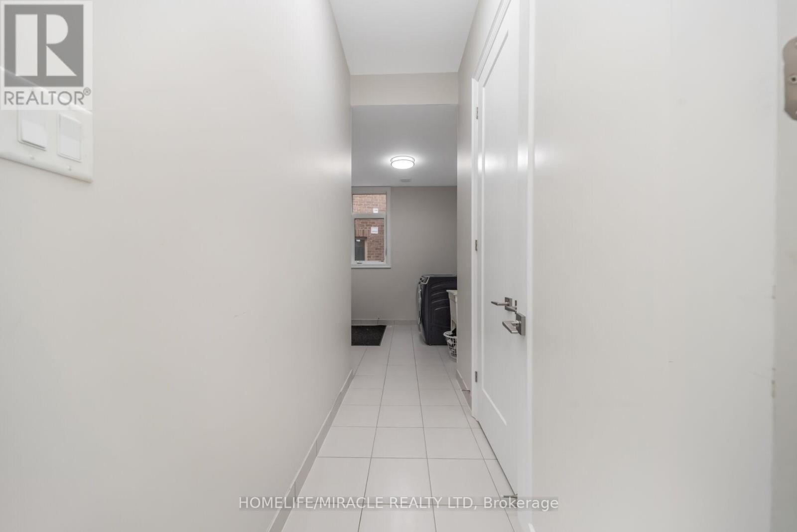 93 Trail Boulevard, Springwater, ON - Photo Showing Other Room