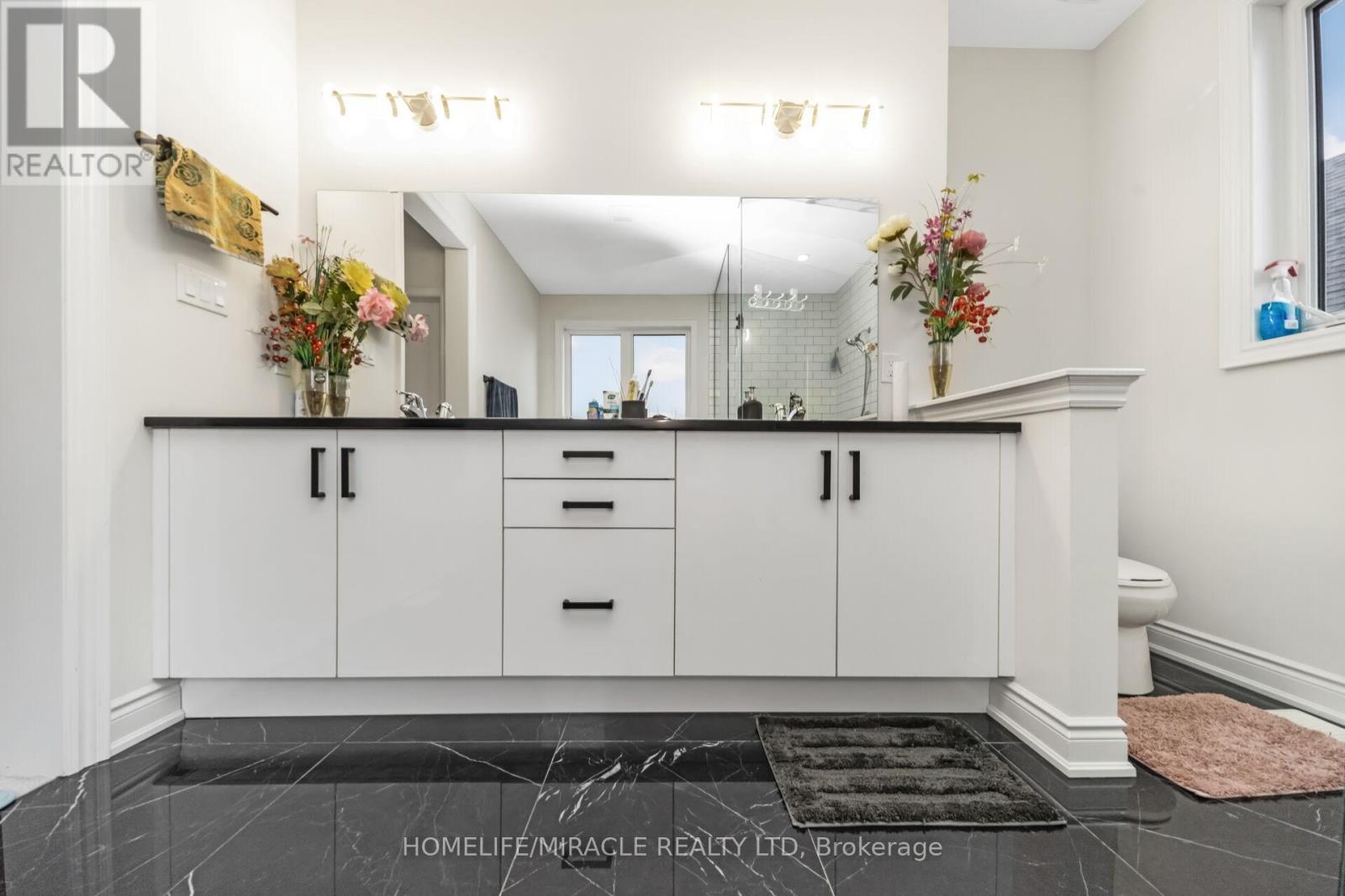 93 Trail Boulevard, Springwater, ON - Indoor Photo Showing Other Room