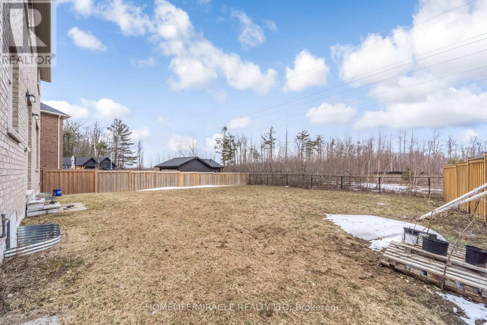 93 Trail Boulevard, Springwater, ON - Outdoor